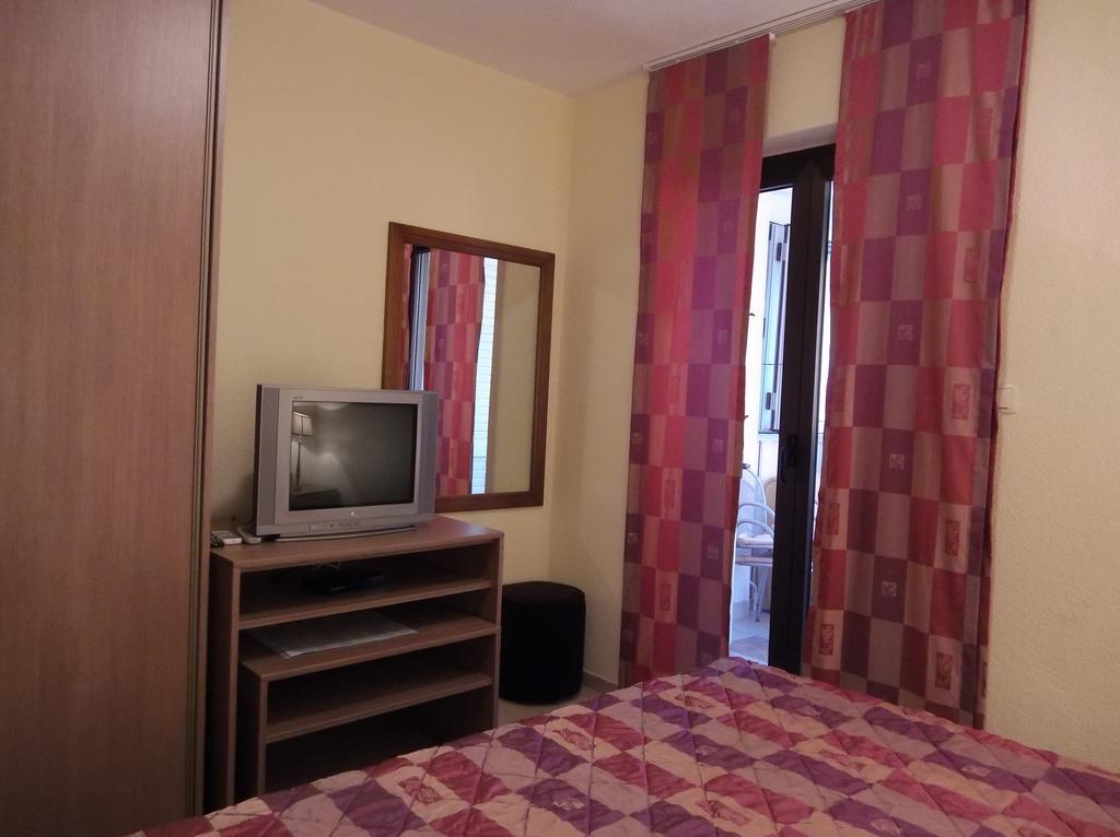 Apartments Zovko Tučepi Extérieur photo